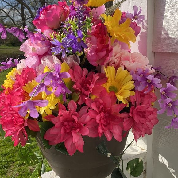 Beautiful Bountiful Colorful Hanging - Picture 5 of 5